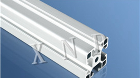 中國(guó)鋁加工材工業(yè)鋁型材產(chǎn)量與消費(fèi)量