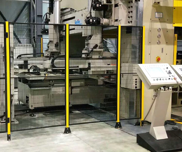 定制鋁型材車間隔離工業(yè)圍欄的3種發(fā)貨模式.jpg 定制鋁型材車間隔離工業(yè)圍欄的3種發(fā)貨模式.jpg