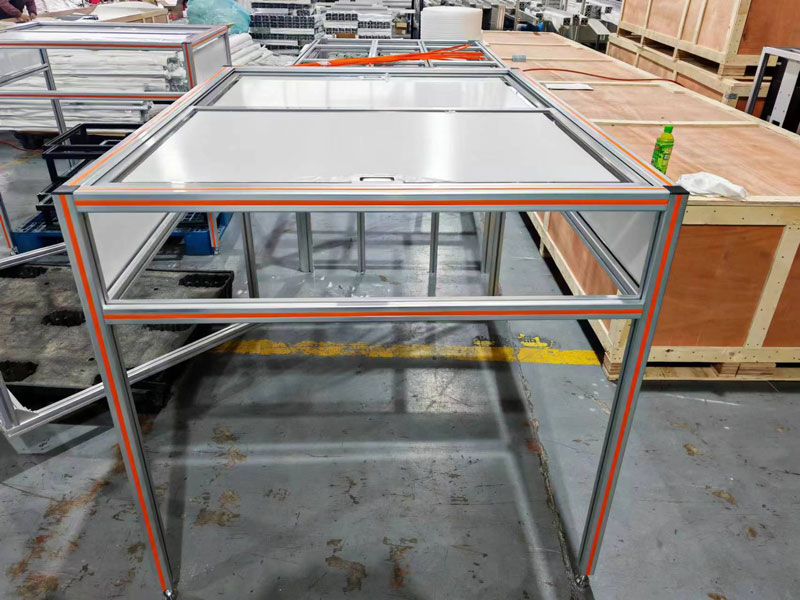 帶滑動(dòng)門(mén)的防塵罩