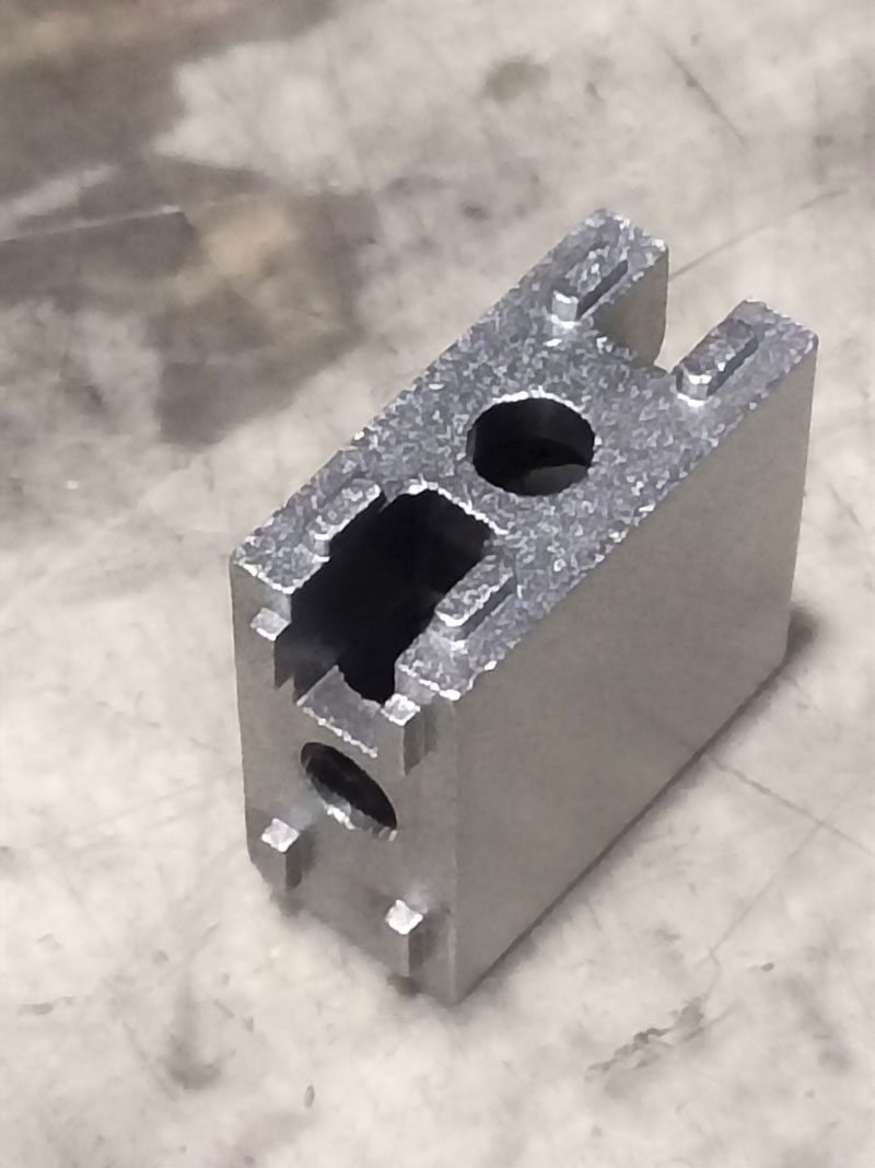 帶滑動(dòng)門(mén)的防塵罩